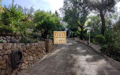 Magnificent villa with beautiful views and privacy in Sierra  Altea Golf.